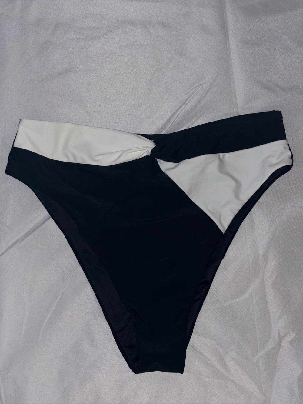 RELLECIGA Black and White Twist High-Leg Swim Bottom โ NWT